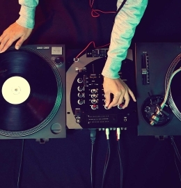 dj